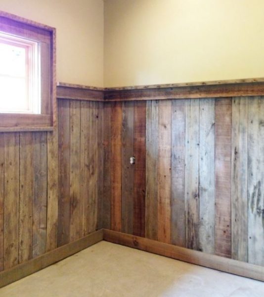 wainscoting in style